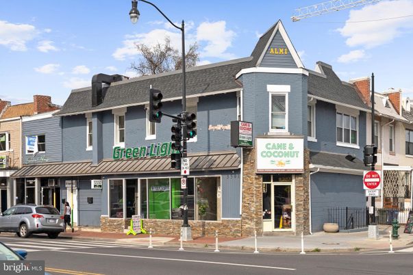 Exterior, Facade, Queen Anne Victorian