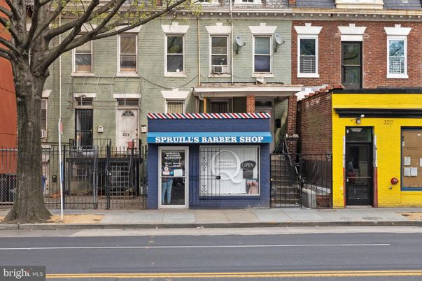 Exterior, Facade, Brick Facade, Rowhouse
