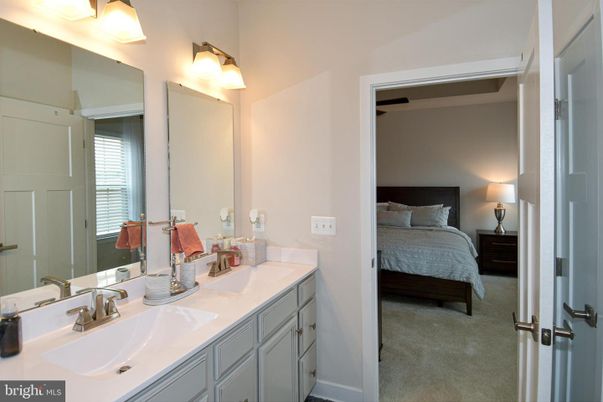 Bathroom, Bedroom, Dual Sink Vanities, Interior