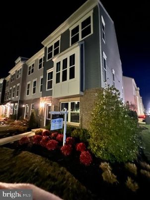 Exterior, Facade, Brick Facade, Rowhouse