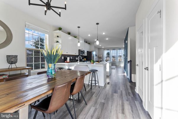 Dining room, Interior, Kitchen, Pendant Lights, Recessed Lighting, Wood Texture Flooring