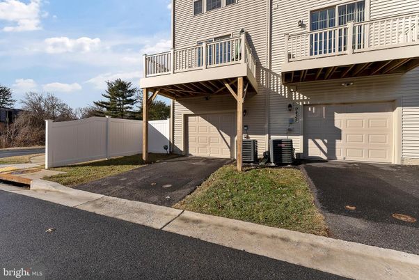 Detached Garage, Exterior