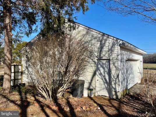 Detached Garage, Exterior