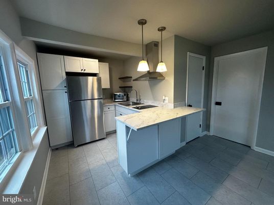 Interior, Kitchen, Pendant Lights, Stainless Steel Appliances