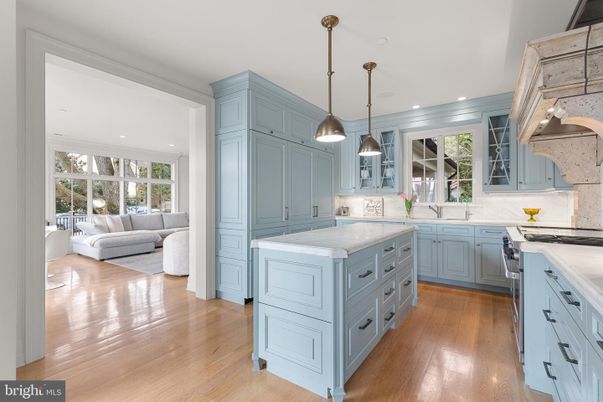 Interior, Kitchen, Living room, Pendant Lights, Recessed Lighting, Wood Texture Flooring