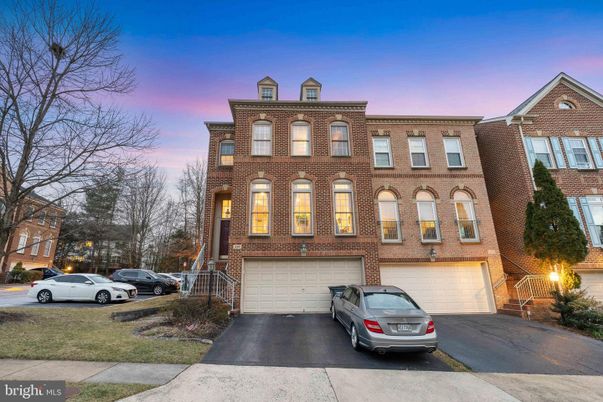 Attached, Exterior, Facade, Brick Facade, Rowhouse