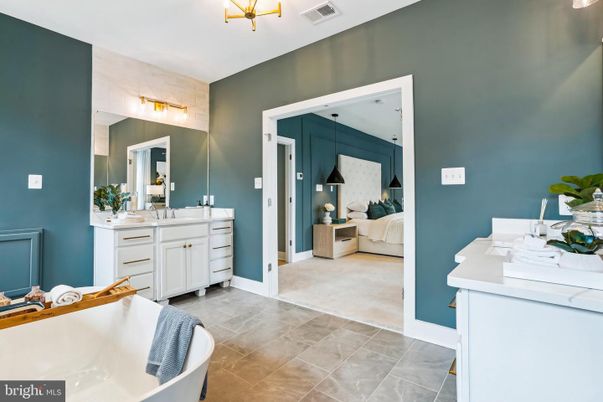 Bathroom, Bedroom, Dual Sink Vanities, Interior