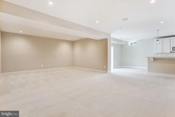 Empty room, Interior, Pendant Lights, Recessed Lighting