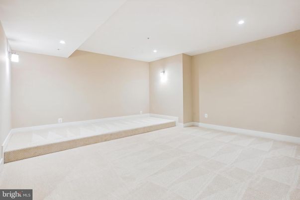 Empty room, Interior, Recessed Lighting
