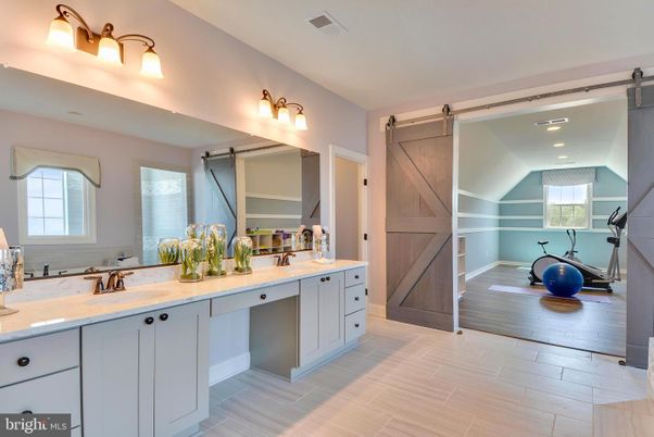 Fitness Equipment, Interior, Recessed Lighting, Wood Texture Flooring