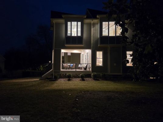 Backyard, Exterior, Facade, Modern