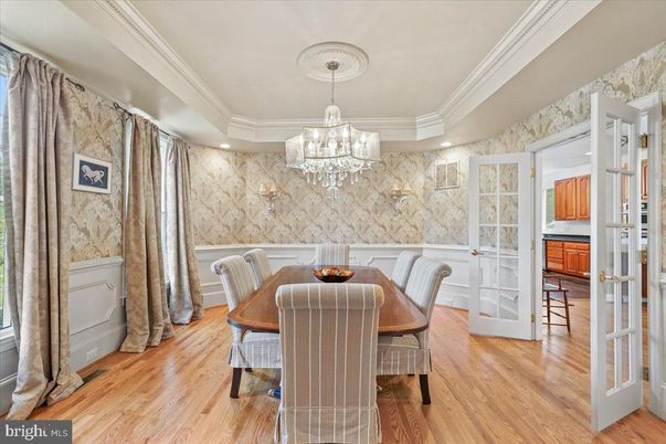 Chandelier, Dining room, Interior, Recessed Lighting, Wood Texture Flooring