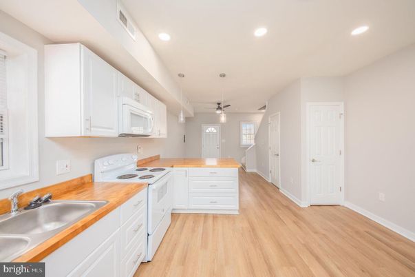 Interior, Kitchen, Recessed Lighting, Wood Texture Flooring