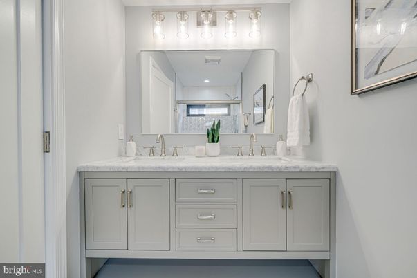Bathroom, Dual Sink Vanities, Interior