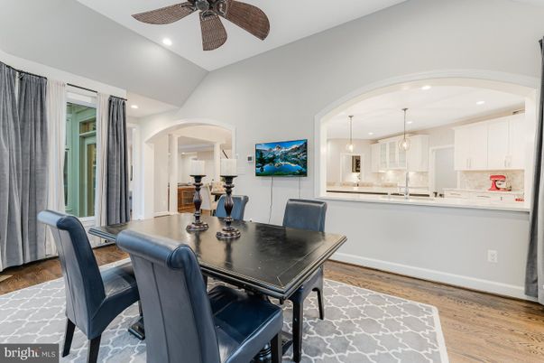Dining room, Interior, Kitchen, Pendant Lights, Recessed Lighting, Wood Texture Flooring