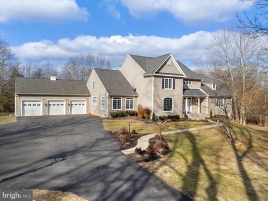 Attached, Detached Garage, Exterior, Facade, Farmhouse