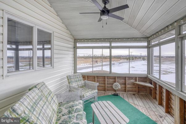 Interior, Sun Room, Water