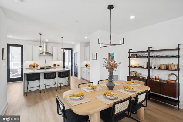 Dining room, Interior, Kitchen, Pendant Lights, Recessed Lighting, Wood Texture Flooring