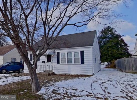 Backyard, Exterior, Facade, Cape Cod
