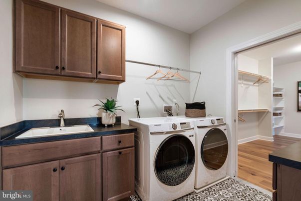 Interior, Washer, Wood Texture Flooring