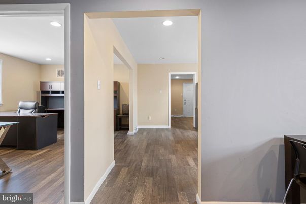 Home Office, Interior, Recessed Lighting, Wood Texture Flooring