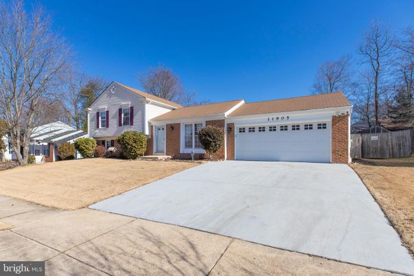 Attached, Exterior, Facade, Brick Facade, Ranch