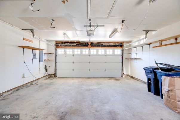 Garage, Interior