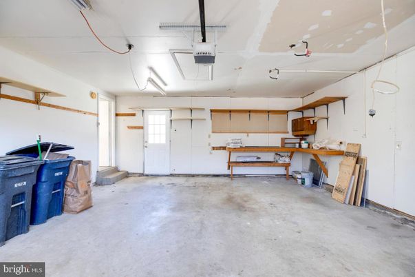 Garage, Interior