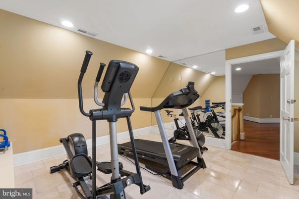 Fitness Equipment, Interior, Recessed Lighting, Wood Texture Flooring