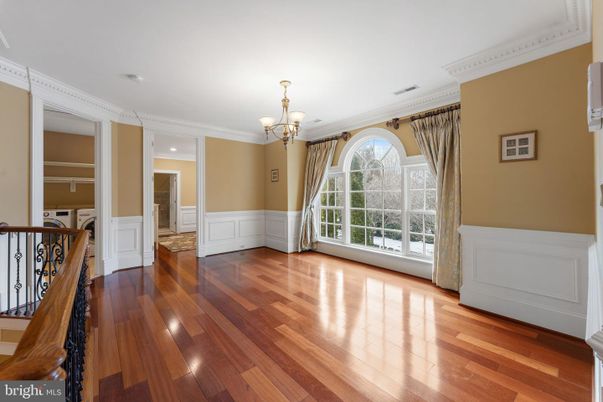 Chandelier, Empty room, Interior, Wood Texture Flooring