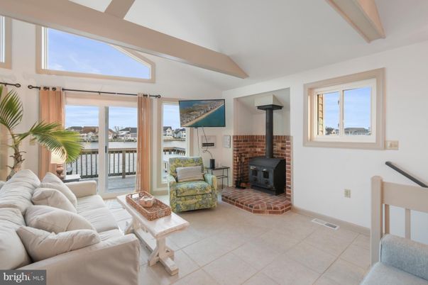 Fireplace, Interior, Living room, Water
