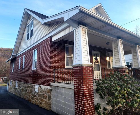 Exterior, Facade, Brick Facade, None