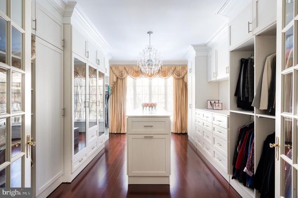 Chandelier, Interior, Walk-in Closets, Wood Texture Flooring