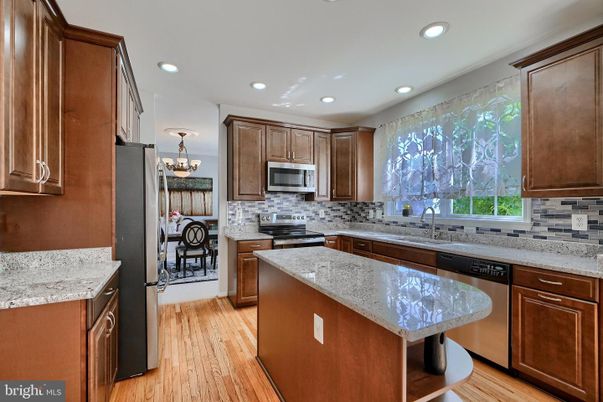 Chandelier, Interior, Kitchen, Recessed Lighting, Wood Texture Flooring