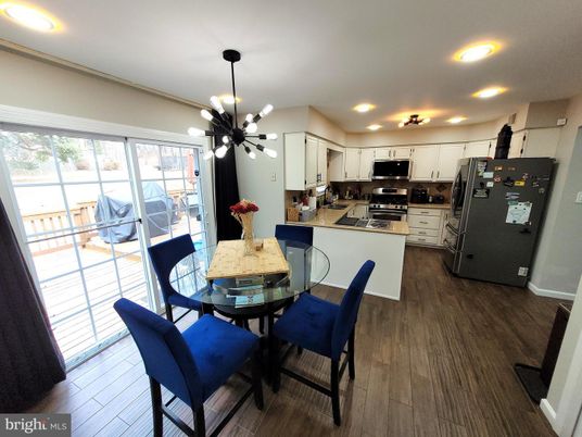 Dining room, Interior, Kitchen, Pendant Lights, Recessed Lighting, Wood Texture Flooring