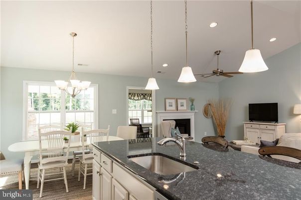 Chandelier, Dining room, Fireplace, Interior, Pendant Lights, Recessed Lighting