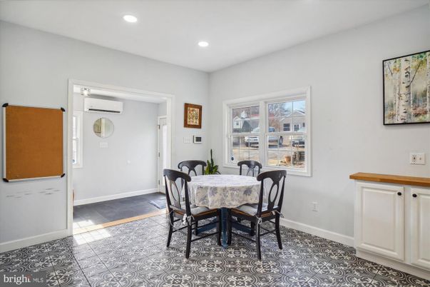 Dining room, Interior, Recessed Lighting