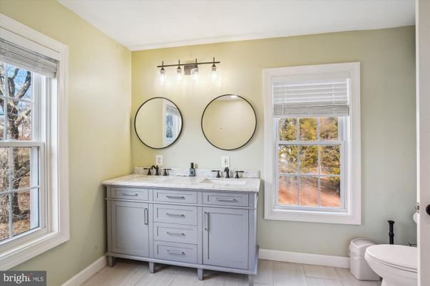 Bathroom, Dual Sink Vanities, Interior