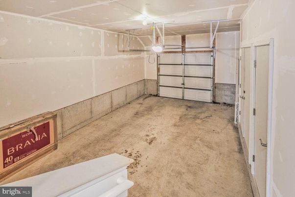 Garage, Interior