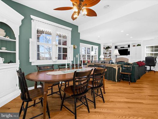 Dining room, Interior, Living room, Recessed Lighting, Wood Texture Flooring