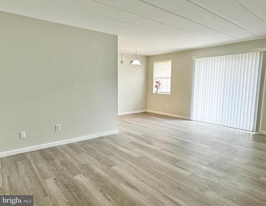 Empty room, Interior, Pendant Lights, Wood Texture Flooring