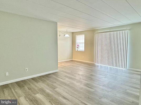 Empty room, Interior, Pendant Lights, Wood Texture Flooring