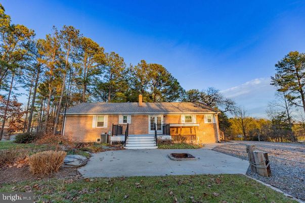 Backyard, Exterior, Facade, Brick Facade, Cape Cod