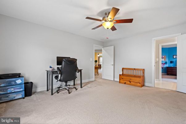 Home Office, Interior