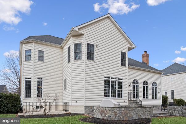 Exterior, Facade, Farmhouse