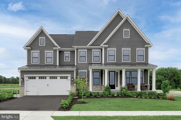 Attached, Exterior, Facade, Farmhouse