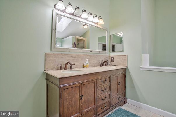 Bathroom, Dual Sink Vanities, Interior
