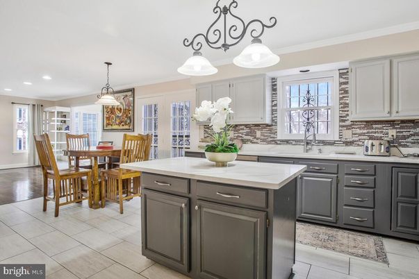 Chandelier, Dining room, Interior, Kitchen, Pendant Lights, Recessed Lighting, Wood Texture Flooring
