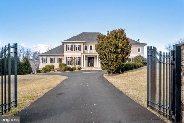 Backyard, Exterior, Facade, French Provincial