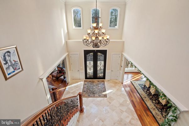 Chandelier, Interior